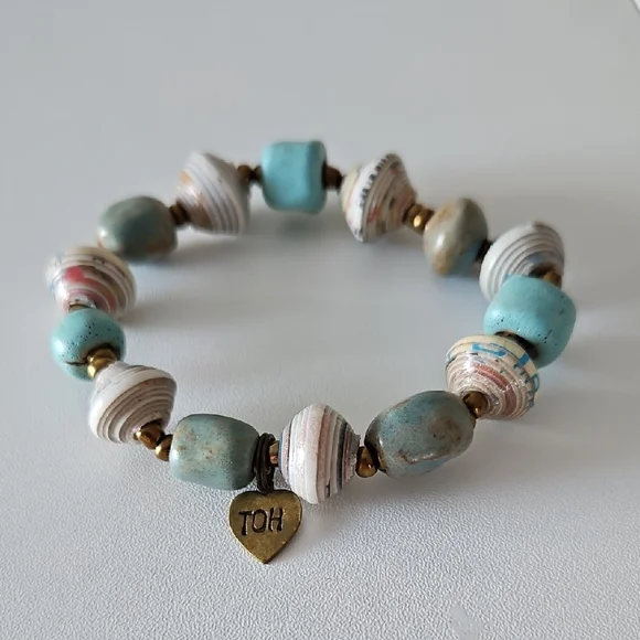 Turquoise and Cream Beaded Bracelet with Gold Charm - Picture 1 of 2